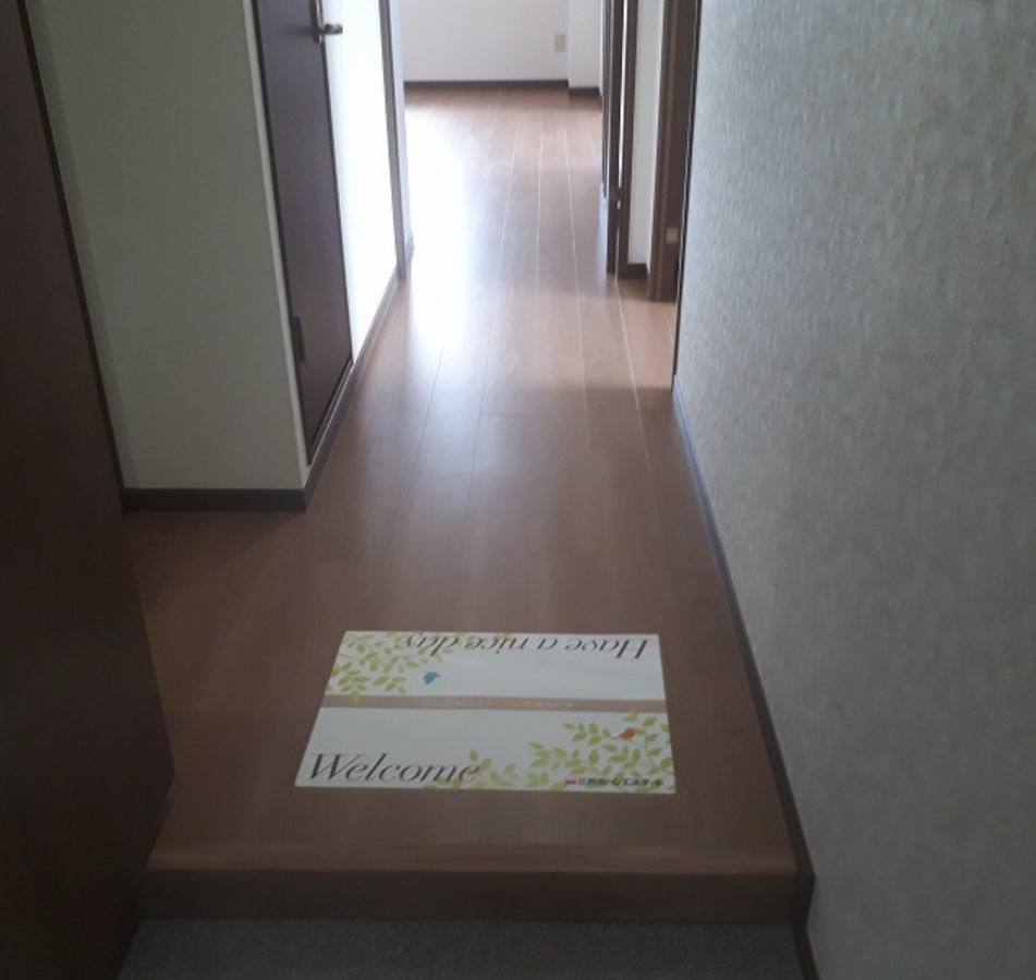 ツインコート調布B棟の玄関