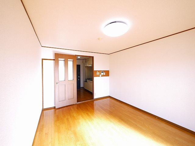 アーバンライフレジデンス天理の寝室|居間です