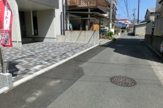 【前面道路含む現地写真】