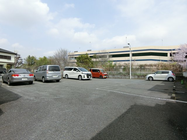 サンライトマンションの駐車場