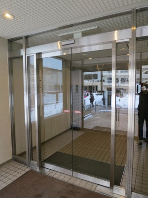 【エントランス】 | ファミール大通 | 夜間オートロック