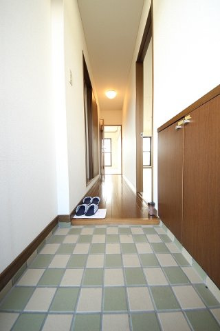 ライブハウスⅡの玄関|きれいな玄関です