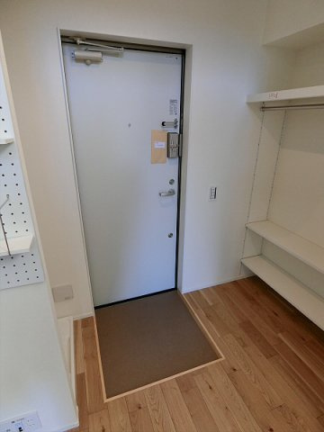 【玄関】