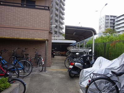 【その他共用部分】 | レクシア江坂 | 駐輪場です