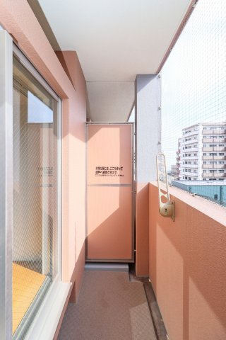 サヴォイレジェント　12階のバルコニー|別号室のものになります。現状優先。