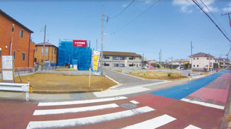 【前面道路含む現地写真】
