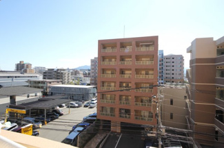 【展望】 | 南向き5階のお部屋で、前面に高い建物がないので眺望が開けています