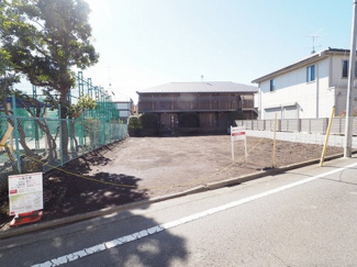 【前面道路含む現地写真】 | 現地見学や資料請求などお気軽にお問合わせ下さい
周辺環境とあわせて現地ご案内致します。
