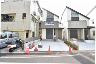 【外観】 | 閑静な住宅街に立地する落ち着いた雰囲気の外観が魅力的な新築物件！