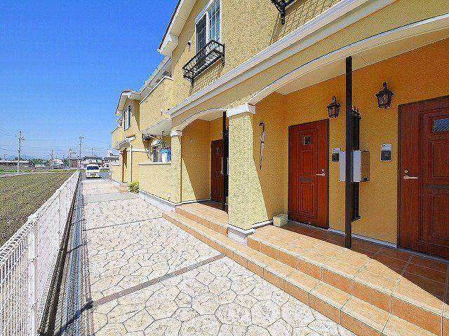 エム・フィオーレのその他共用部分|玄関前スペース