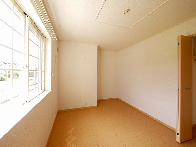 エム・フィオーレの洋室|内装は落ち着いています