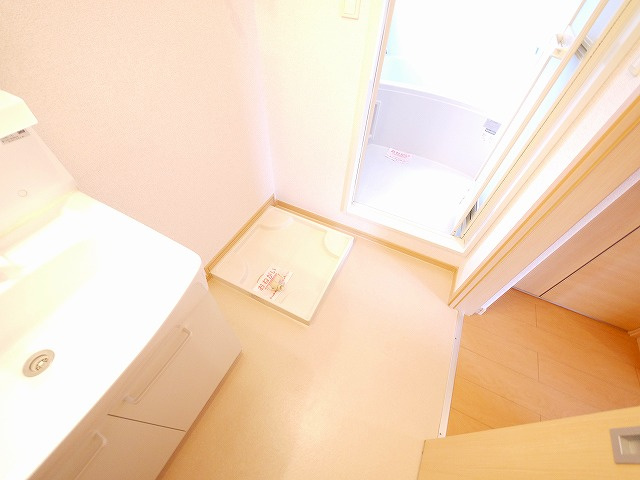 エム・フィオーレの洗面所|ゆったりとスペースのある洗面所