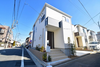 【外観】 | シックな落ち着きのあるデザインの新築物件です！