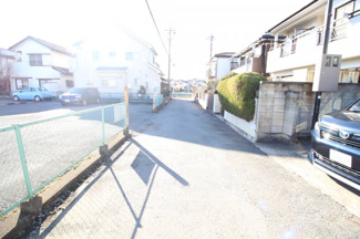 【前面道路含む現地写真】