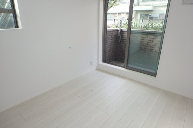 グランクオール元住吉の洋室