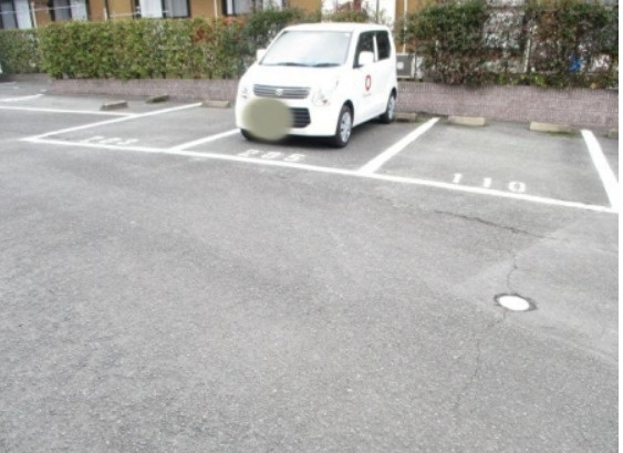 アクール B棟の駐車場|駐車場完備です