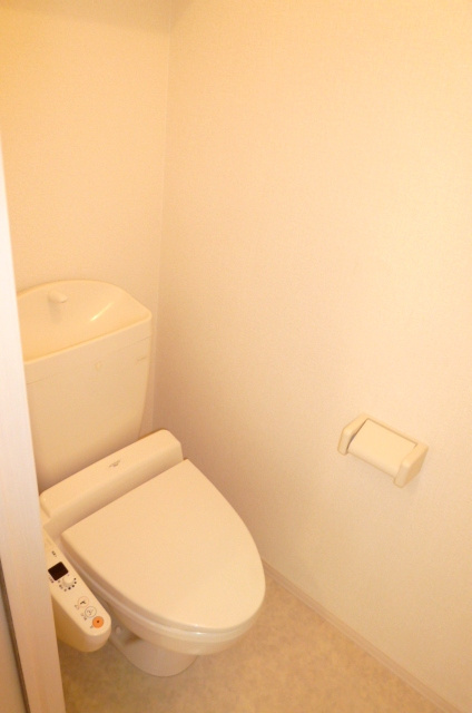 リーベ【10，000円キャッシュバック対象物件】のトイレ|清潔感のあるトイレです