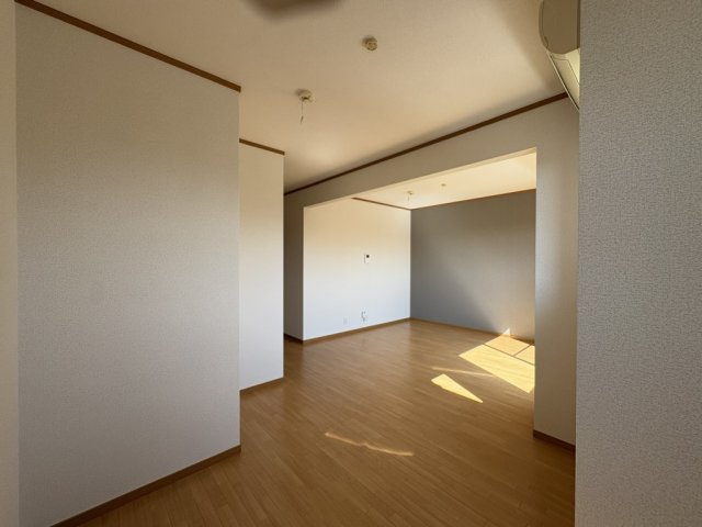 リベルテ【キャッシュバック対象物件】の内装|明るい室内です