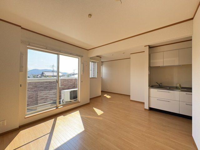 リベルテ【キャッシュバック対象物件】の居間・リビング|ゆったりとした居間です