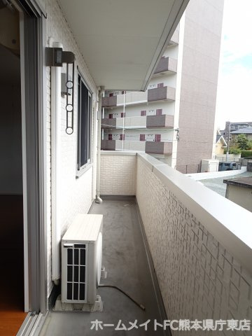 熊本市中央区保田窪１丁目のアパートのバルコニー