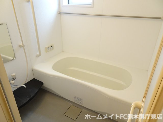 熊本市中央区保田窪１丁目のアパートの浴室