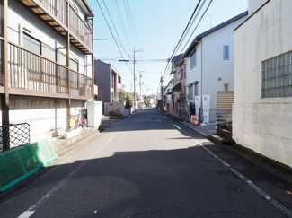 【前面道路含む現地写真】 | 前面公道6.0ｍ　日々の車庫入れにもストレスを感じません。