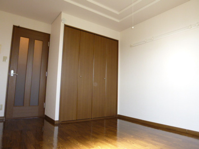 【居間・リビング】 | リベルテ中畝Ａ | 洋室７.６帖