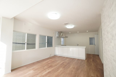 【居間・リビング】 | 青崎2-20戸建（リノベ済） | 室内（2021年1月31日11：00頃）撮影