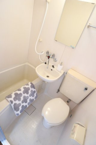 ウイングコート萩山の浴室