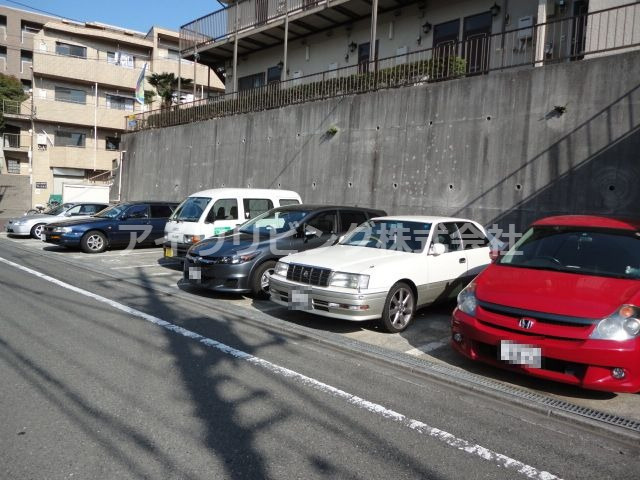 ホープヒルハウスの駐車場|【ホープヒルハウス】