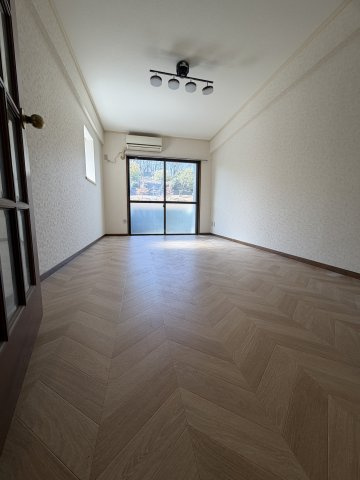 カーサ柊の洋室|洋室8帖【カーサ柊】