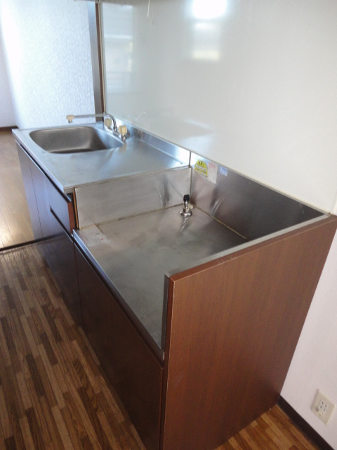 レインボーハイツのキッチン|写真は101号室【レインボーハイツ】