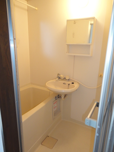 レインボーハイツの浴室|写真は101号室【レインボーハイツ】