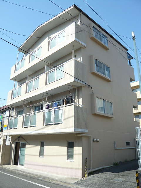 メゾンイースト