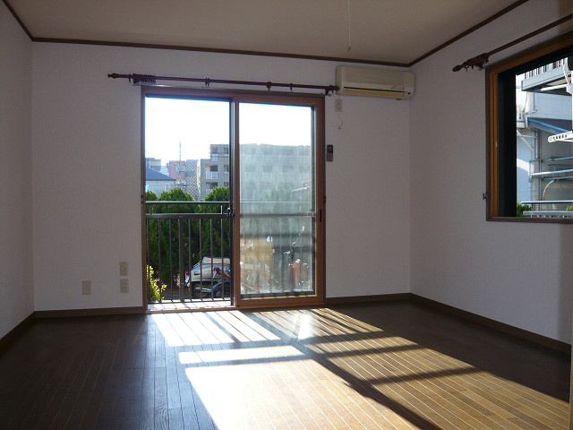 リビエールの洋室|写真は105号室【リビエール】