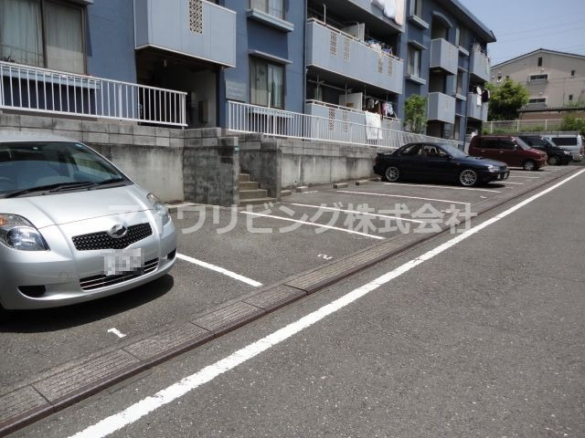 グランディールYAMANIの駐車場|【グランディールYAMANI】