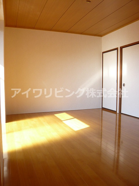 グランディールYAMANIの洋室|フローリング6.0帖【グランディールYAMANI】