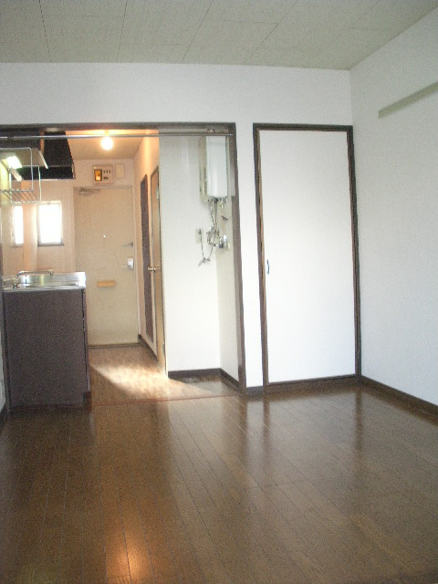 レインボーハイツの洋室|【レインボーハイツ】