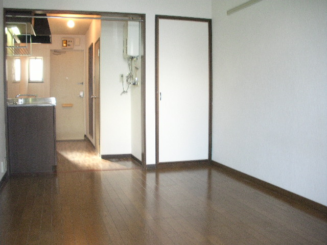 レインボーハイツの洋室|【レインボーハイツ】