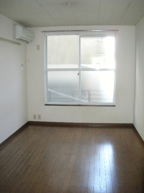 レインボーハイツの洋室|【レインボーハイツ】