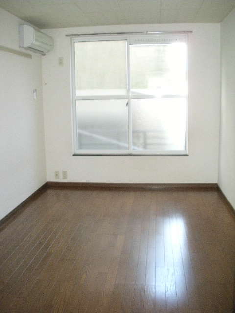 レインボーハイツの洋室|【レインボーハイツ】