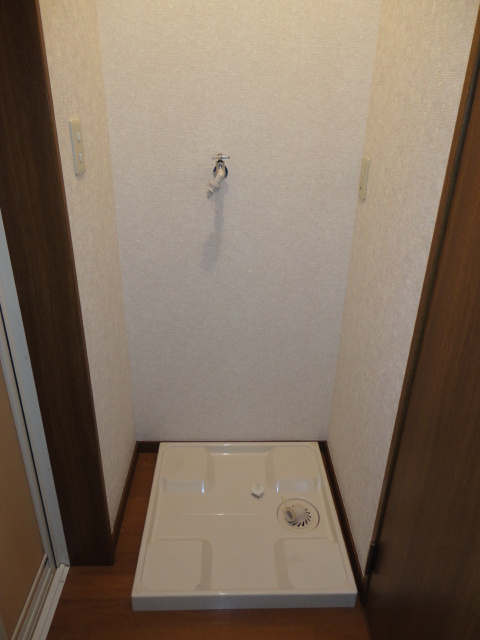 ウエストビレッジの設備|室内洗濯機置場【ウエストビレッジ】