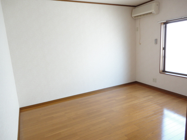 ウエストビレッジの洋室|【ウエストビレッジ】
