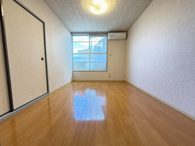 コーポリナの洋室|洋室6帖【コーポリナ】