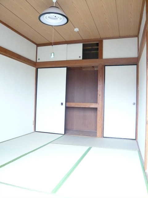 沼野ハイツの洋室|写真は201号室【沼野ハイツ】