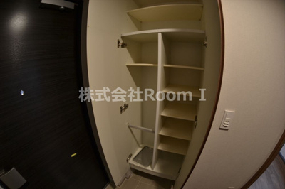 【玄関】 | ザ・大阪レジデンス備後町 | シンプルで使いやすい玄関です