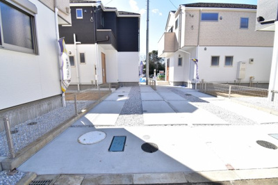 【駐車場】 | 町田市森野4丁目　1期　新築戸建　3号棟 | 車好きのパパにはうれしい広さのヵースペース、休日には自慢の愛車を思う存分メンテナンス。