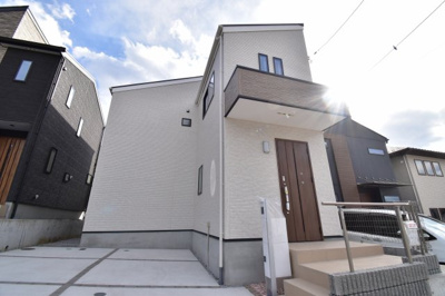 【外観】 | 町田市小山町　20－2期　新築戸建　4号棟 | 太陽の恩恵を存分に受けられる邸宅。住まうご家族の心地よさを最優先した意匠をご体感下さい。