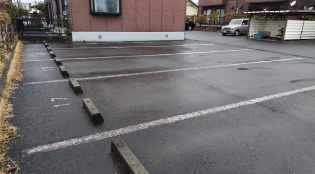アルコバレーノBの駐車場