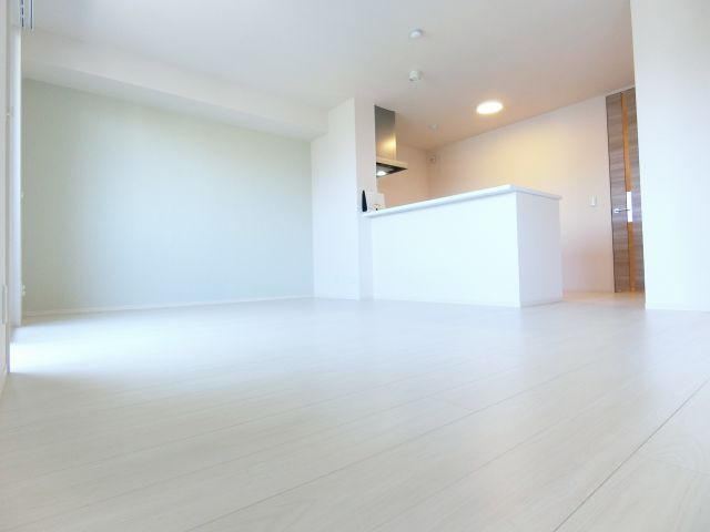 カーサ高善Ｂ棟 の居間・リビング|同物件別部屋イメージ写真